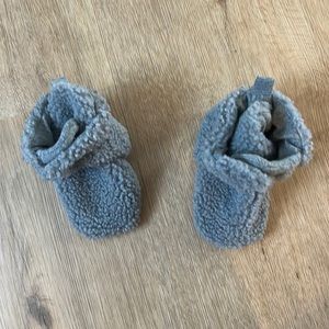 Gently used Robeez 6-12 month